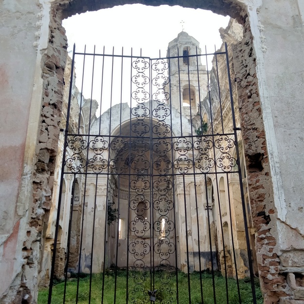 Ruins of the old church Saint Giles
